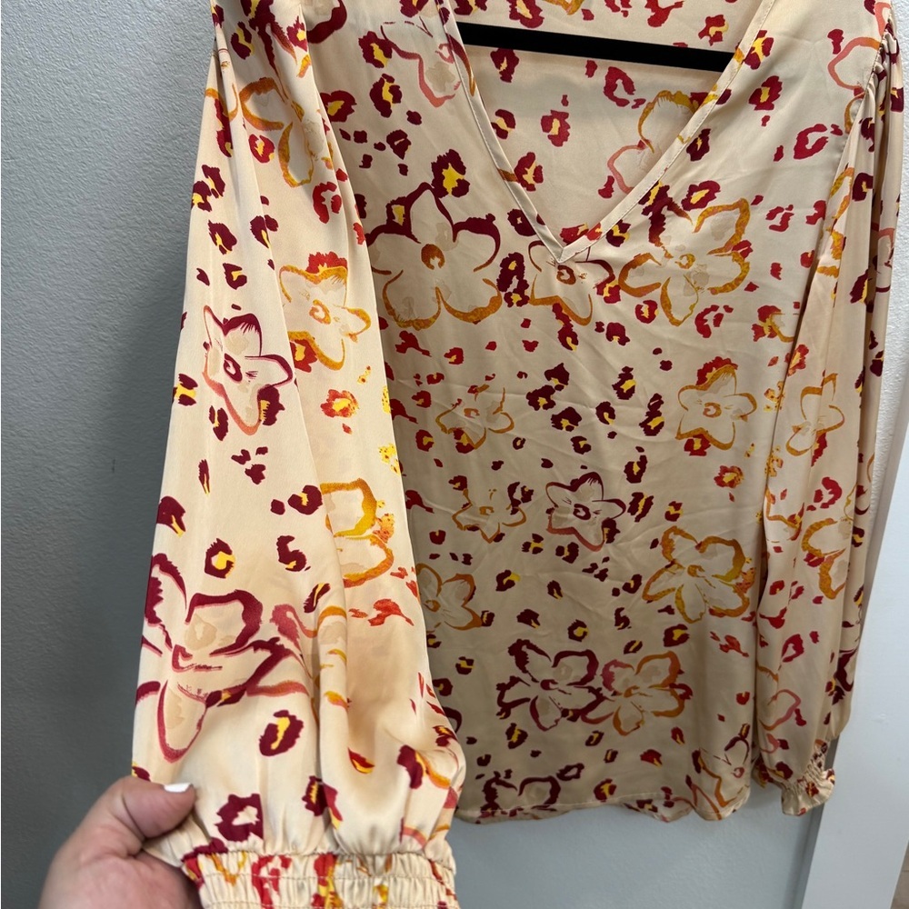 JODIFL Cream Long Sleeve Blouse with Nature Inspired Print - Picture 3 of 6